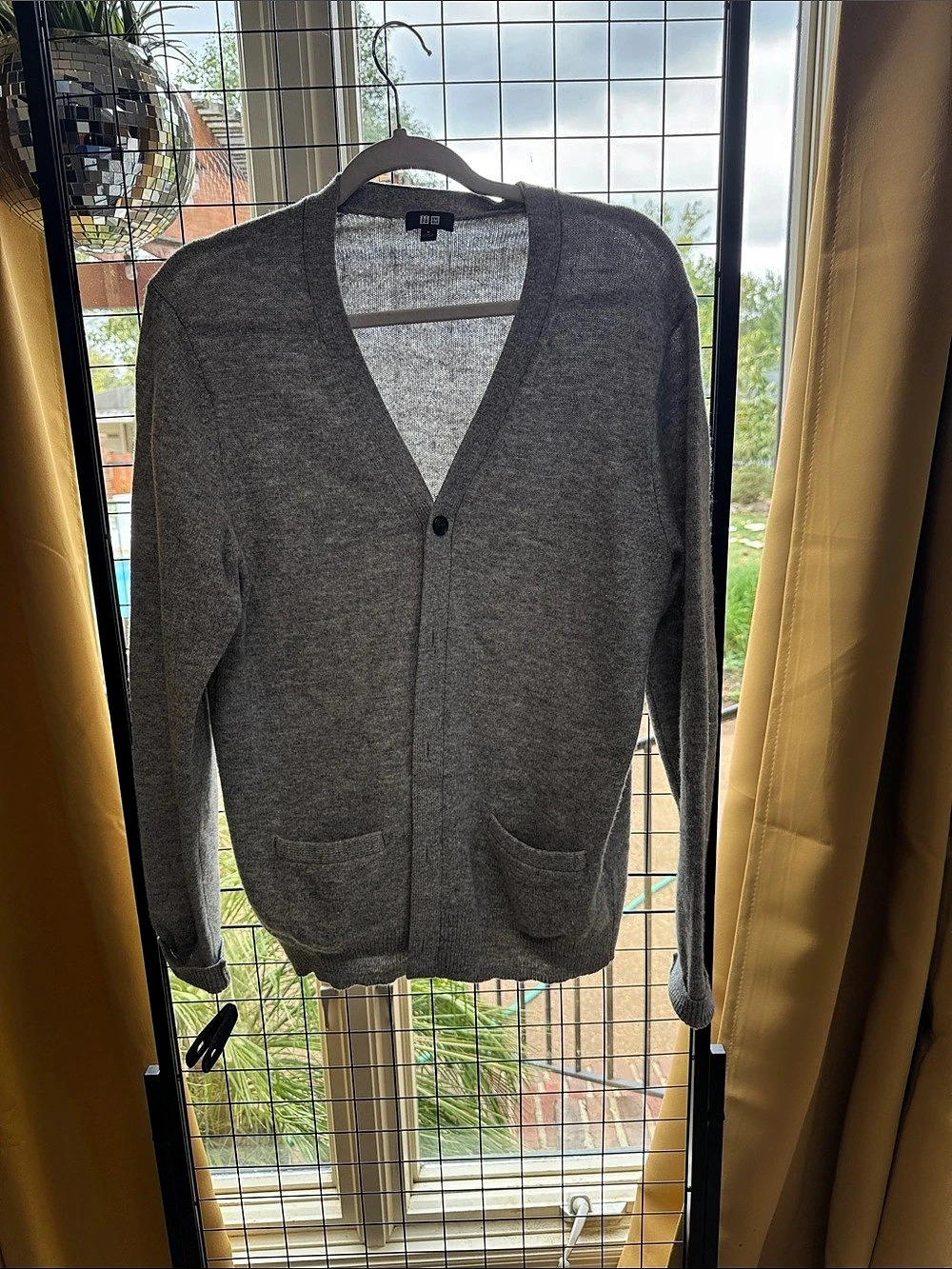 Uniqlo 100% Cashmere V-Neck Cardigan with Pockets Gray